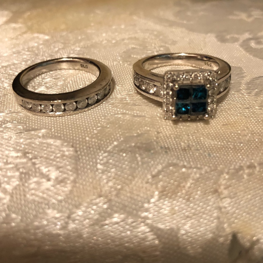 GORGEOUS WEDDING SET💙💙 - Picture 3 of 6